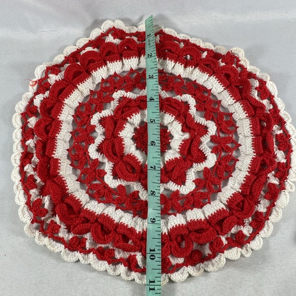 Doily mixed lot. Christmas valentine red kitchen cottage farmhouse Victorian - Picture 4 of 5